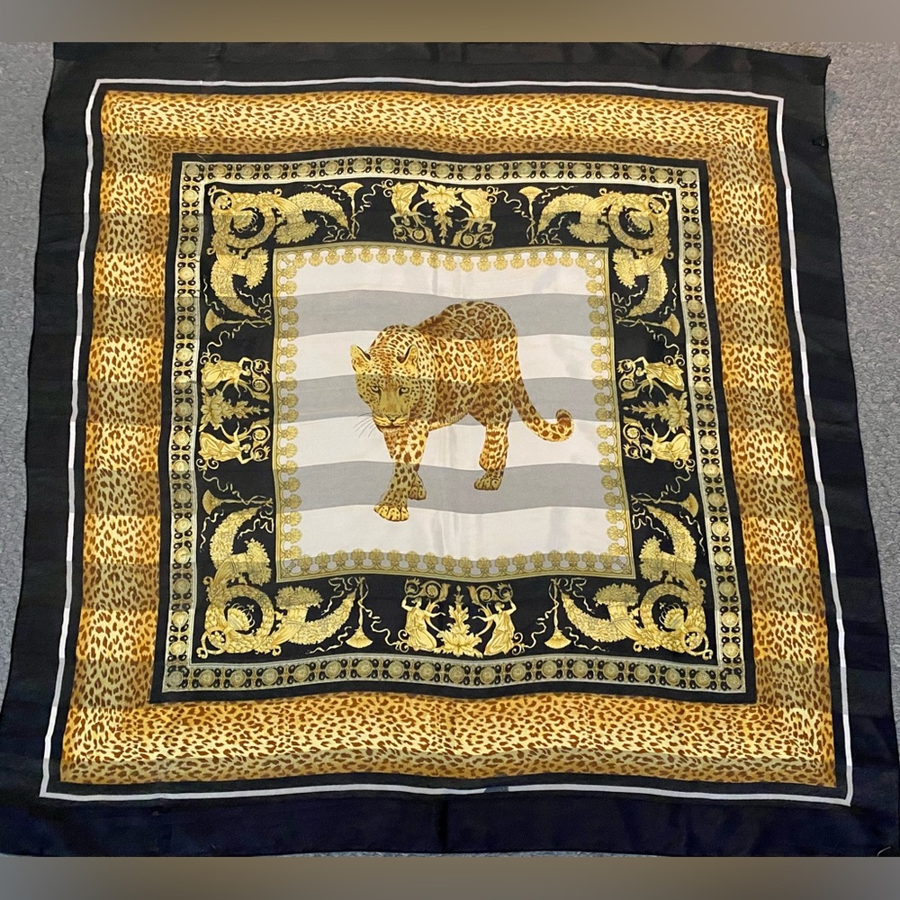 COPY - π BEAUTIFUL LEOPARD SCARF - Picture 9 of 16